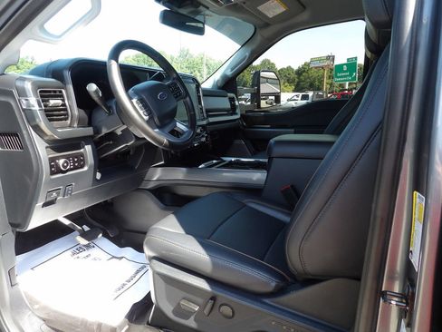Used 2025 Ford F250 Lariat AWD/4WD image 17