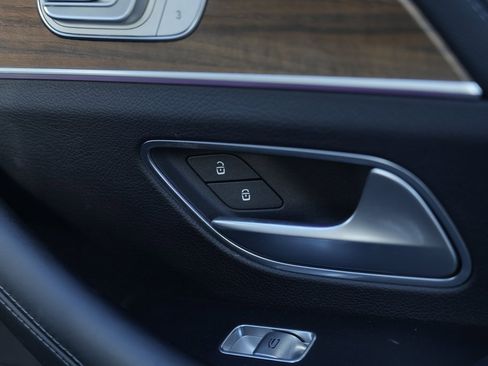 Used 2024 Mercedes-Benz GLS 580 4MATIC image 38