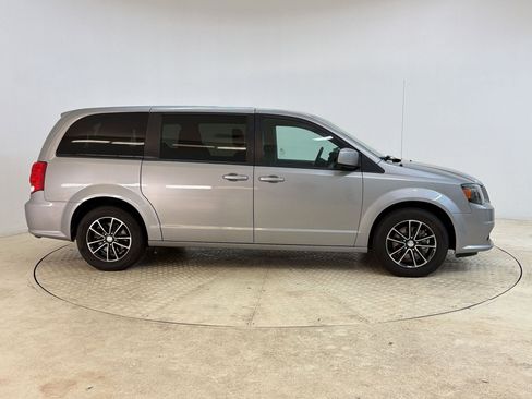 Used 2019 Dodge Grand Caravan SE FWD image 8