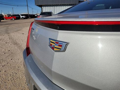 Used 2019 Cadillac XTS Luxury image 15