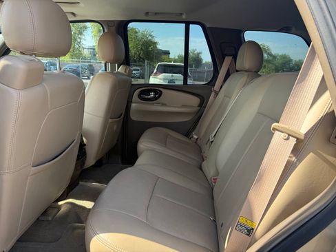 Used 2005 Buick Rainier CXL RWD image 10