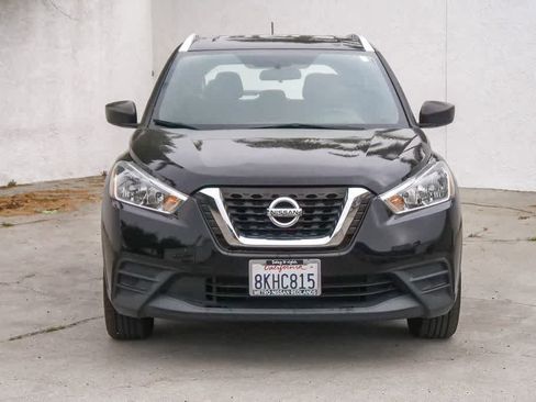 Used 2019 Nissan Kicks S image 3