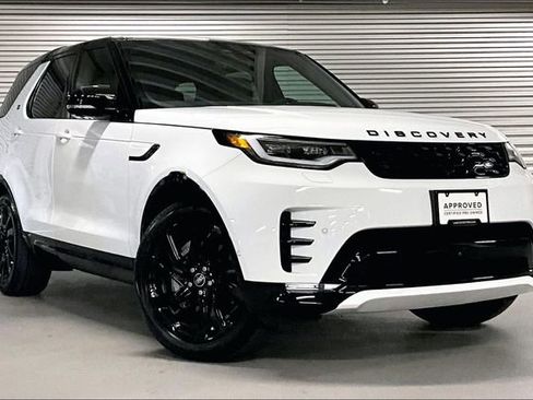 Certified 2025 Land Rover Discovery Dynamic SE image 12