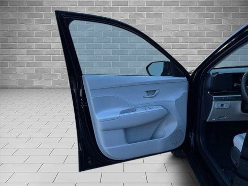 Used 2025 Hyundai Kona SEL AWD/4WD image 16