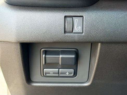 Used 2024 GMC Canyon AT4 w/ AT4 Premium Package AWD/4WD image 34