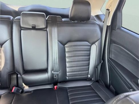 Used 2022 Ford Edge SEL AWD/4WD image 18