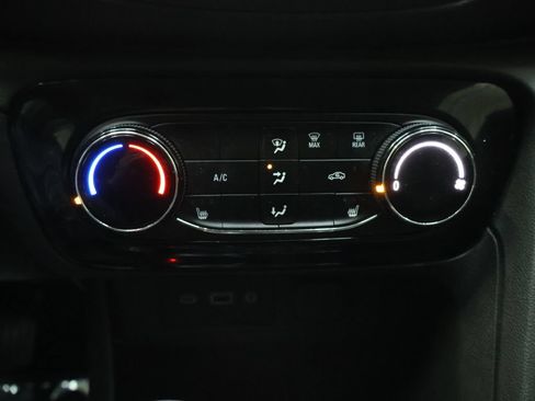 Used 2022 Buick Encore GX Preferred w/ Cold Weather Comfort Package FWD image 23