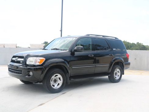 Used 2006 Toyota Sequoia SR5 RWD image 5