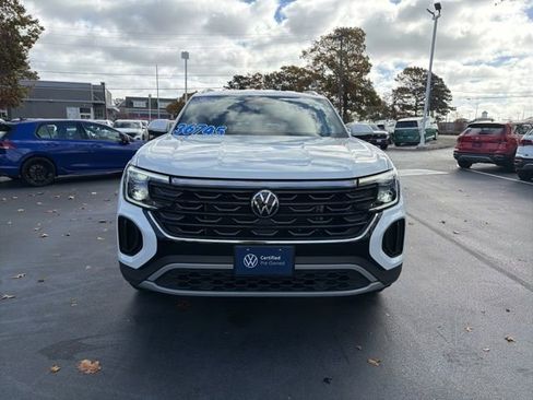 Certified 2024 Volkswagen Atlas Cross Sport SE image 2