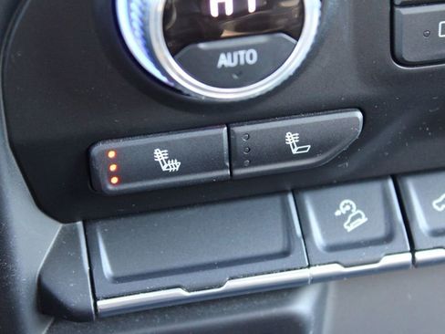 Used 2022 GMC Sierra 1500 SLE w/ X31 Off-Road Package image 38