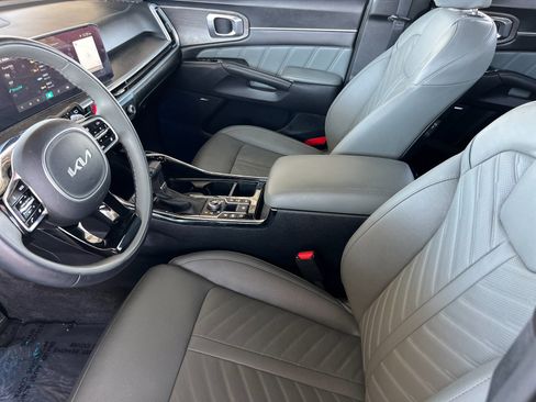 Certified 2024 Kia Sorento SX Prestige w/ Sage Leather Package image 9