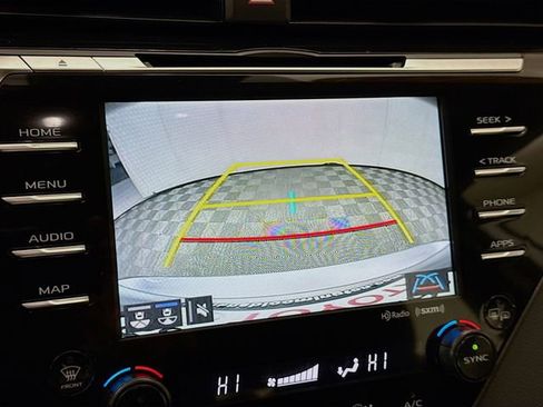 Used 2020 Toyota Camry XLE image 13