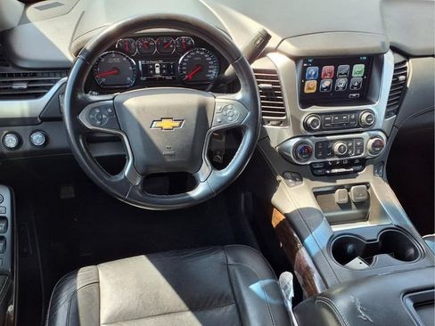 Used 2019 Chevrolet Tahoe LT w/ Off-Road Package AWD/4WD image 4