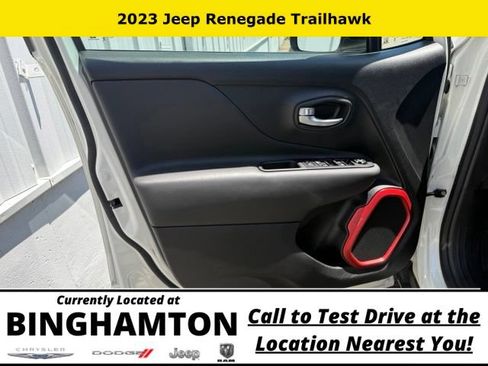 Used 2023 Jeep Renegade Trailhawk AWD/4WD image 7