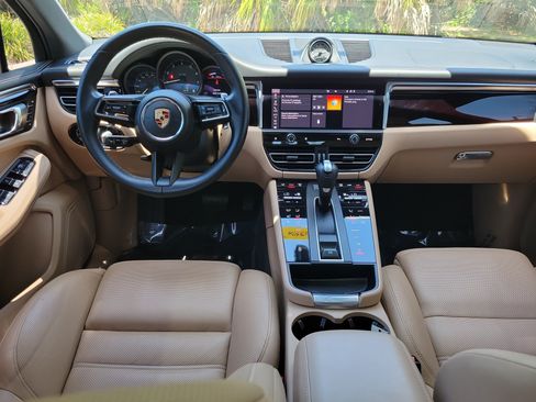 Used 2023 Porsche Macan AWD/4WD image 12