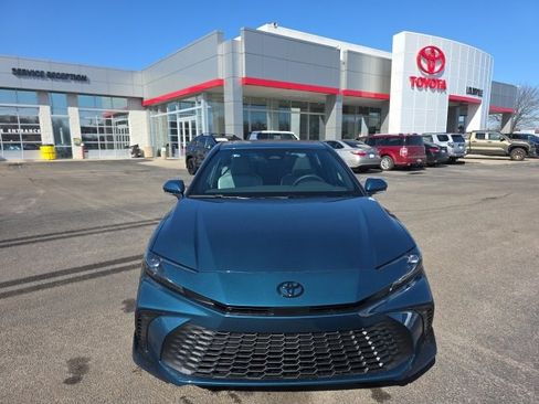 New 2026 Toyota Camry SE image 3