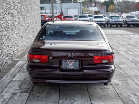 Used 1995 Chevrolet Impala Sedan image 12
