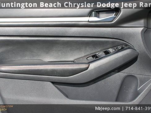 Used 2024 Nissan Altima 2.5 SR image 10