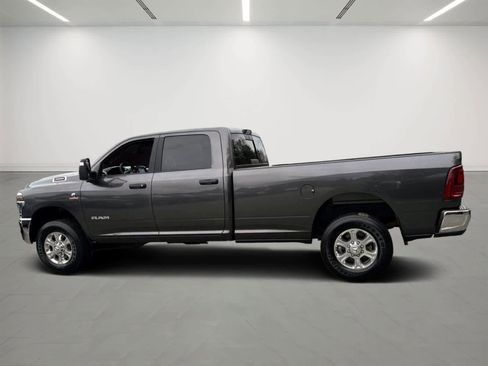 Used 2025 RAM 3500 Big Horn AWD/4WD image 3