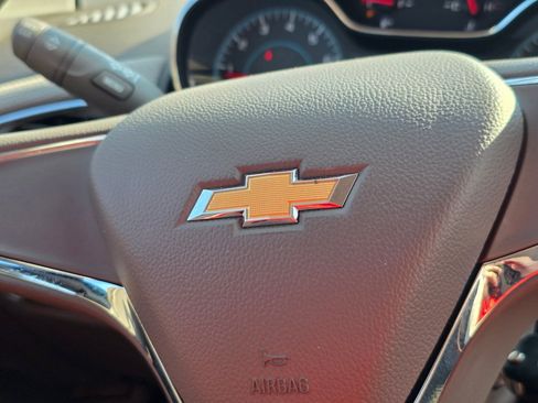 Used 2017 Chevrolet Cruze LS FWD image 28