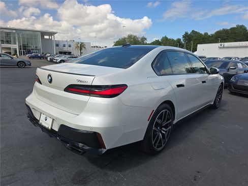 Certified 2023 BMW 760i xDrive AWD/4WD image 2