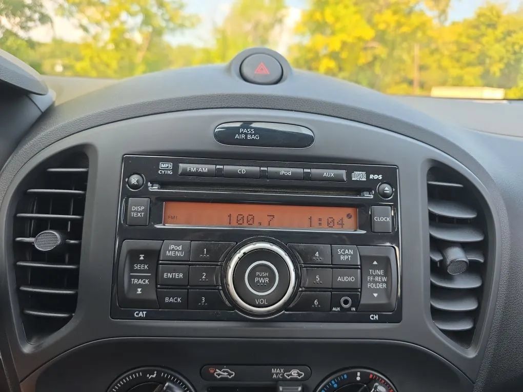 Used 2012 Nissan Juke S FWD image 22
