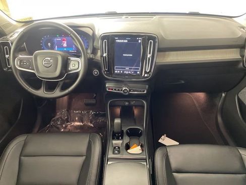 Used 2025 Volvo XC40 B5 Core w/ Protection Package Premier AWD/4WD image 40