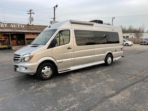 Used 2017 Mercedes-Benz Sprinter 3500 image 1
