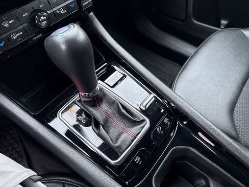 Used 2024 Jeep Compass Trailhawk image 27