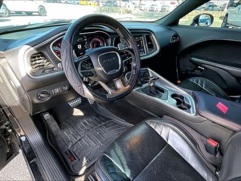 Used 2018 Dodge Challenger SRT Hellcat image 13