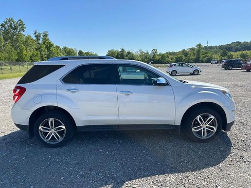 Used 2016 Chevrolet Equinox LTZ w/ Enhanced Convenience Package FWD image 2