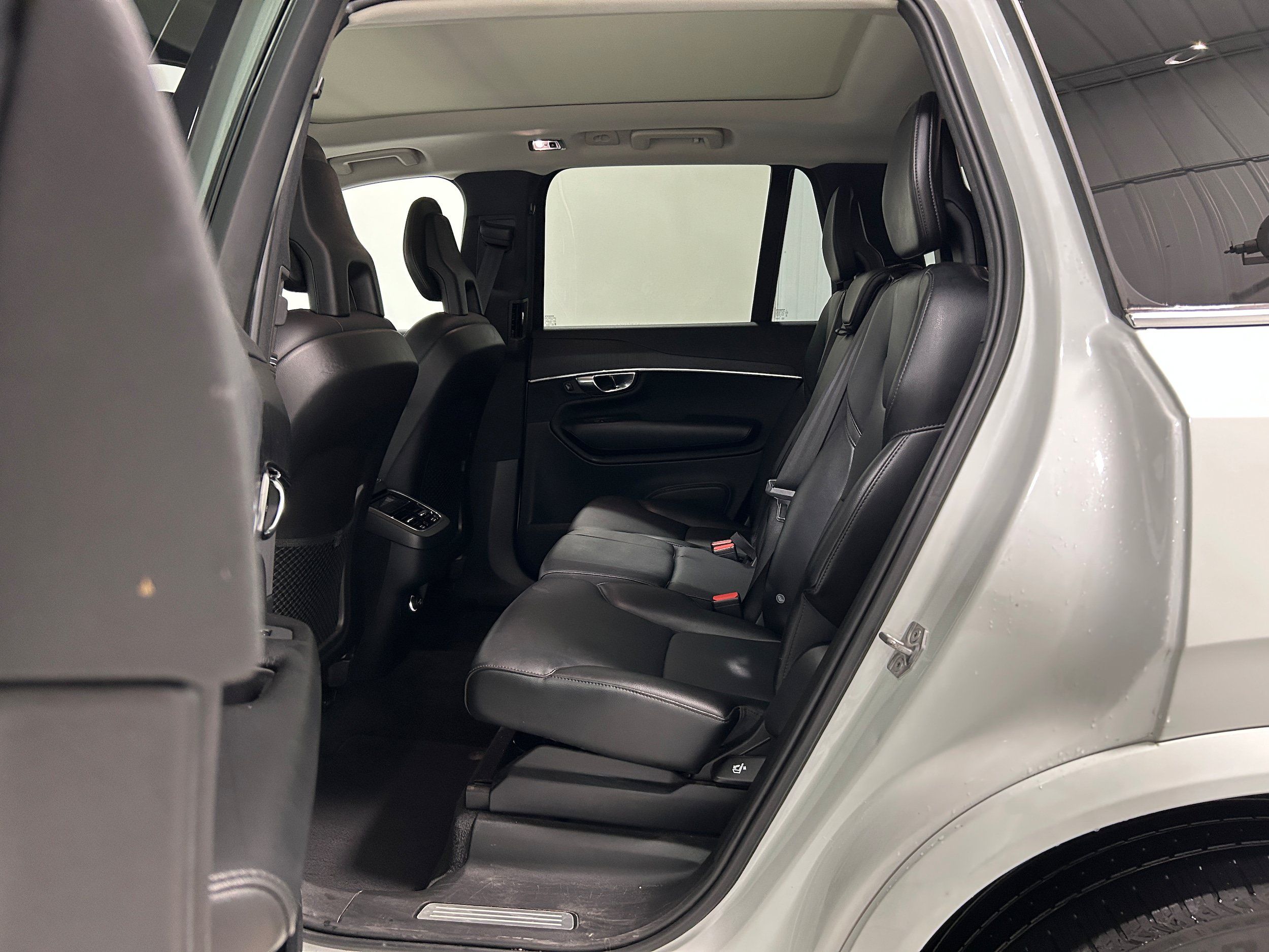 Used 2020 Volvo XC90 T5 Momentum AWD/4WD image 24