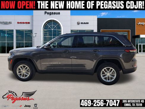 New 2026 Jeep Grand Cherokee Laredo RWD image 3
