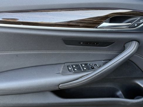 Used 2021 BMW 530i w/ Convenience Package image 17