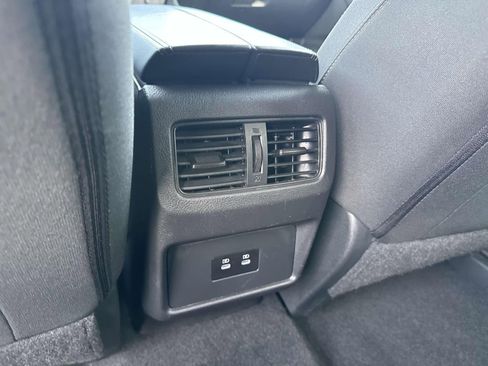 Used 2024 Nissan Rogue SV image 10
