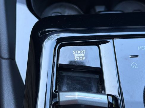 Used 2024 BMW 530i image 29