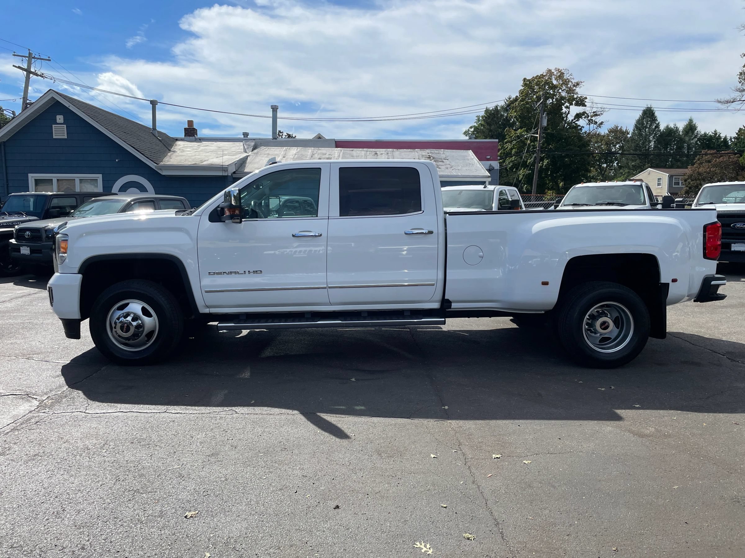 Used 2015 GMC Sierra 3500 Denali w/ Duramax Plus Package AWD/4WD image 2