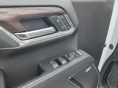 New 2026 GMC Sierra 1500 SLT image 15