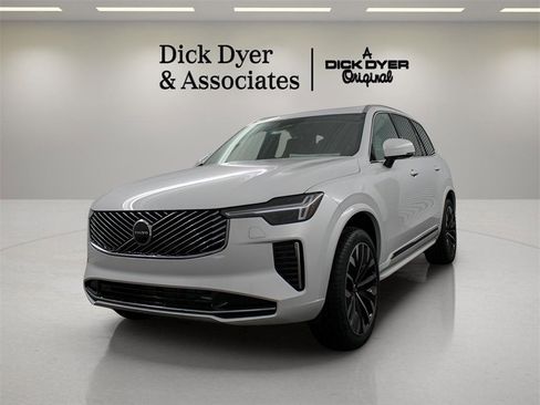 New 2026 Volvo XC90 B5 Core w/ Protection Package Premier image 6