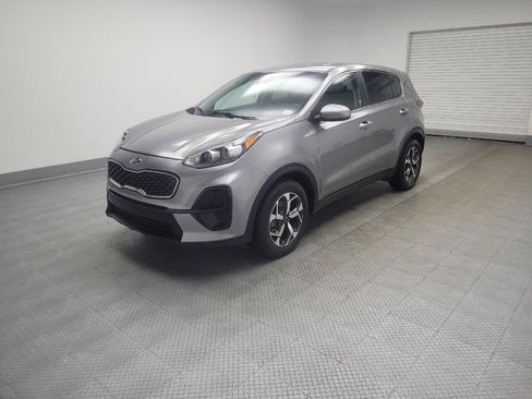 Used 2020 Kia Sportage LX FWD image 2