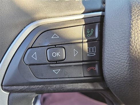 Used 2023 Jeep Grand Cherokee Limited w/ Luxury Tech Group II image 23