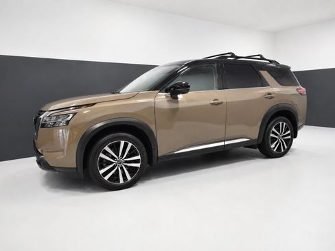 Certified 2023 Nissan Pathfinder Platinum AWD/4WD image 2