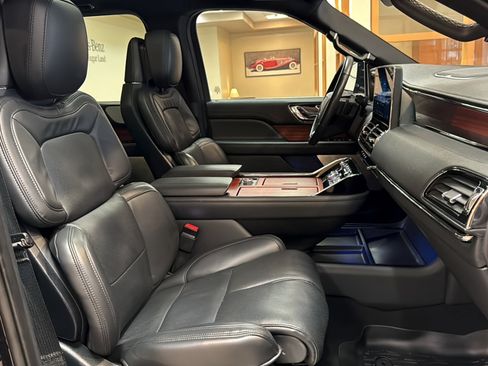 Used 2024 Lincoln Navigator Reserve AWD/4WD image 12