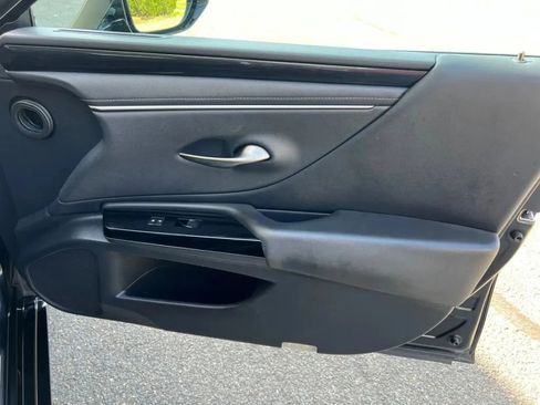 Used 2023 Lexus ES 350 w/ Accessory Package (Z1) image 16