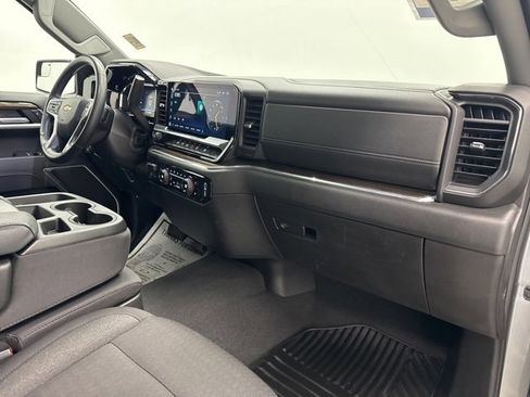 Used 2025 Chevrolet Silverado 1500 LT image 31