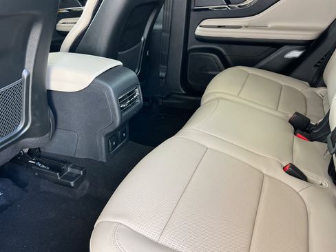 New 2025 Lincoln Corsair Reserve w/ Jet Appearance Package image 10