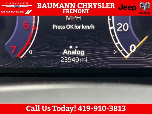 Used 2024 Jeep Wagoneer Series III w/ Premium Group I AWD/4WD image 16