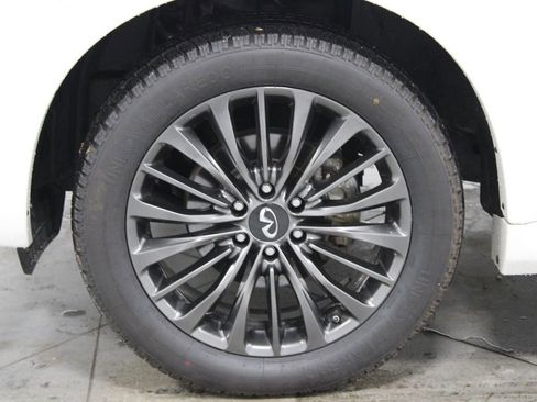 Used 2023 INFINITI QX80 Premium Select w/ Cargo Package image 18