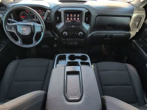 Used 2024 Chevrolet Silverado 2500 Custom w/ Custom Convenience Package image 5
