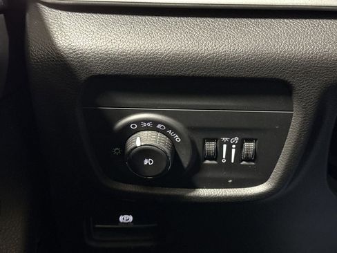 Used 2023 Jeep Grand Cherokee L Overland image 19